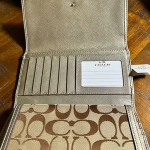 NWT. Coach wallet
